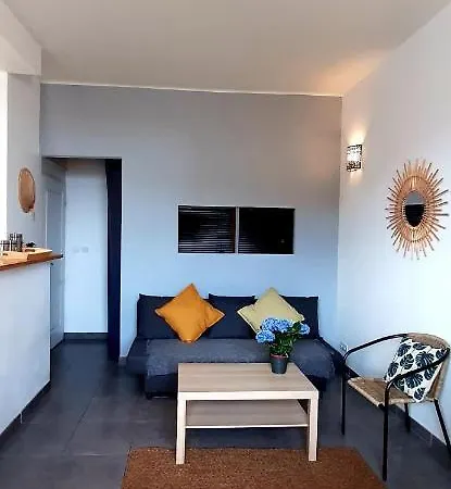 Avec Terrasse * טולון